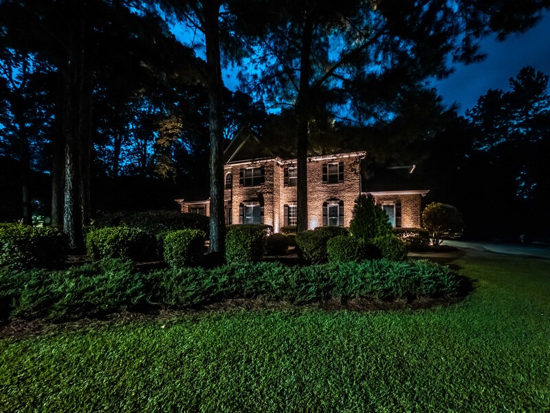 Landscape lighting system with wall lights